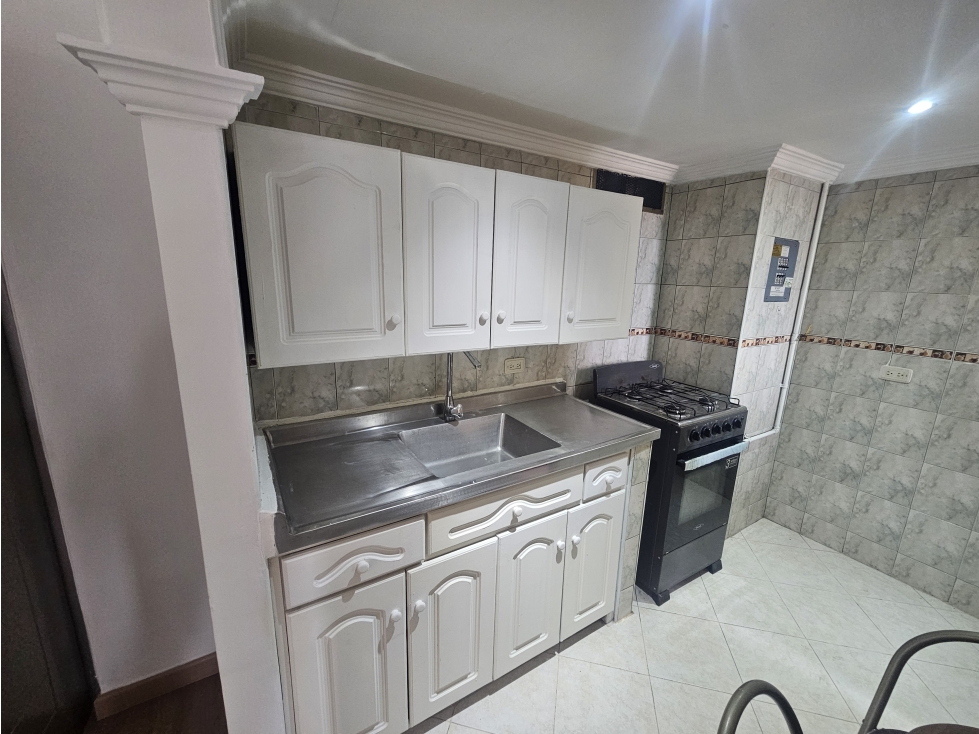 EN VENTA APARTAMENTO EN PRADO CENTRO, MEDELLIN PISO 16