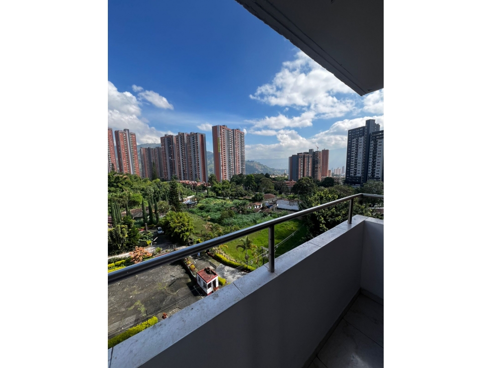 EN VENTA APARTAMENTO EN ITAGUI PISO 8 — foto 3