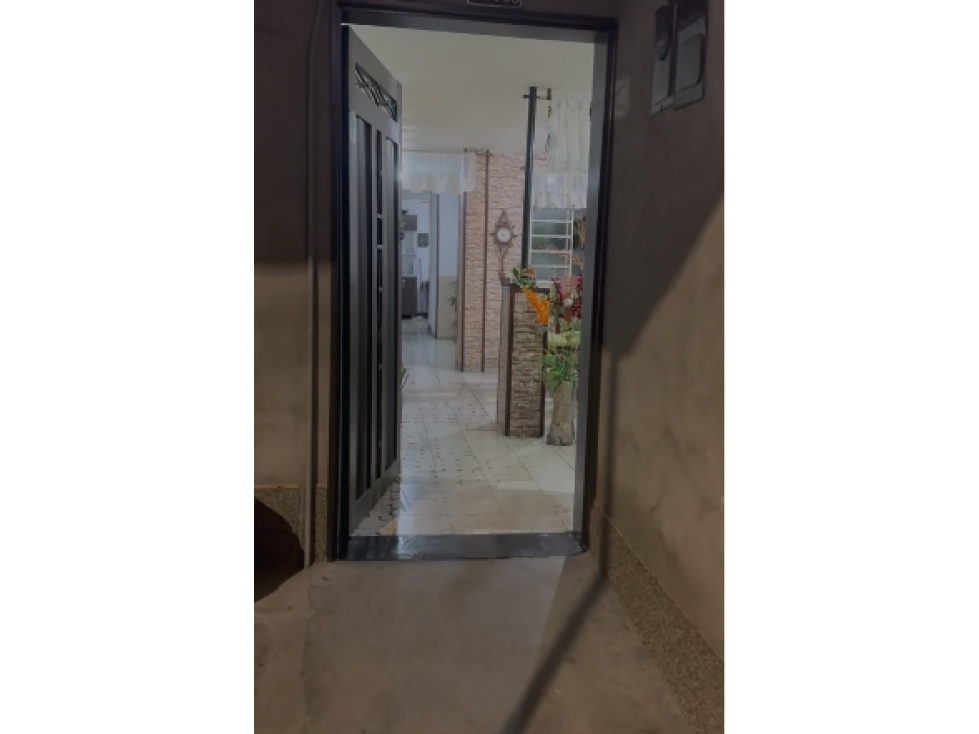 EN VENTA CASA EN LA MILAGROSA, MEDELLIN PISO 1 — foto 2