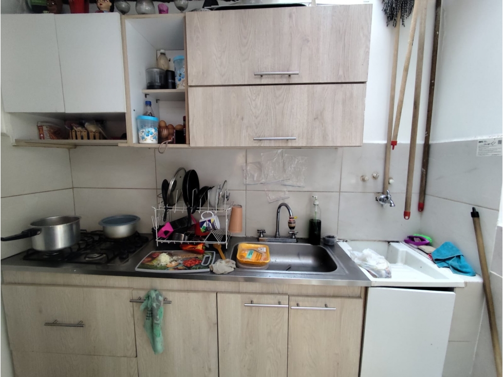EN VENTA APARTAMENTO MAS LOCAL EN CAICEDO MEDELLIN — foto 4
