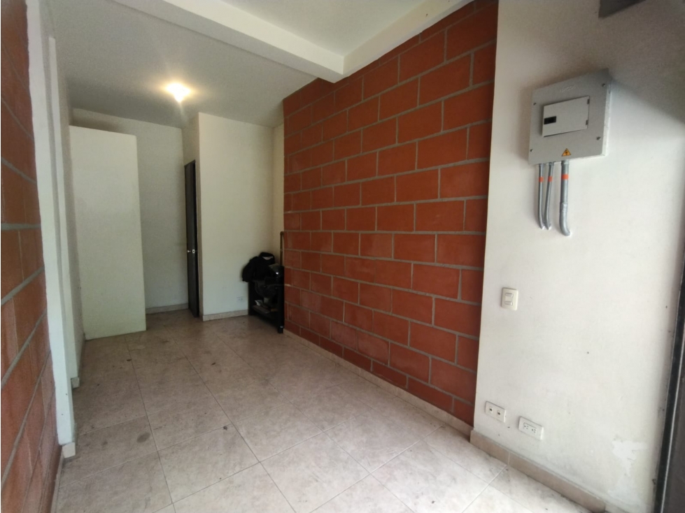 LOCAL EN VENTA EN EL CHAGUALO MEDELLIN, PISO 1 - 3