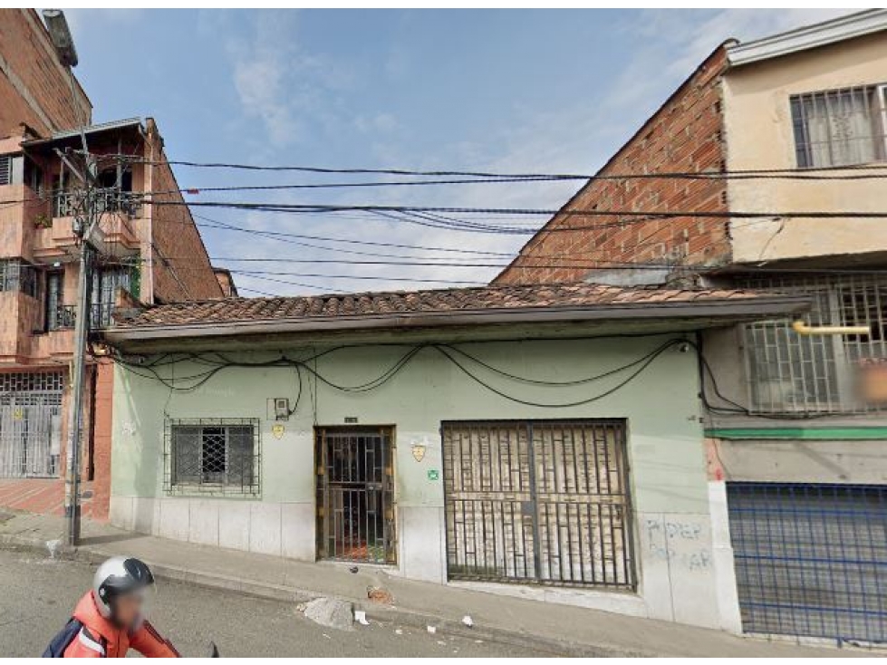 NEGOCIABLE, CASA LOTE EN VENTA CENTRO MEDELLIN PISO 1