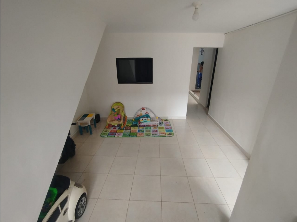CASA EN VENTA EN MANRIQUE, MEDELLIN. TRES NIVELES — foto 3