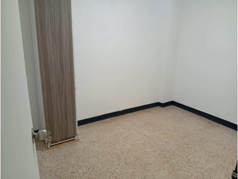 CASA Y APARTAESTUDIO EN VENTA EN VILLA HERMOSA MEDELLIN. PISO 1 — foto 3