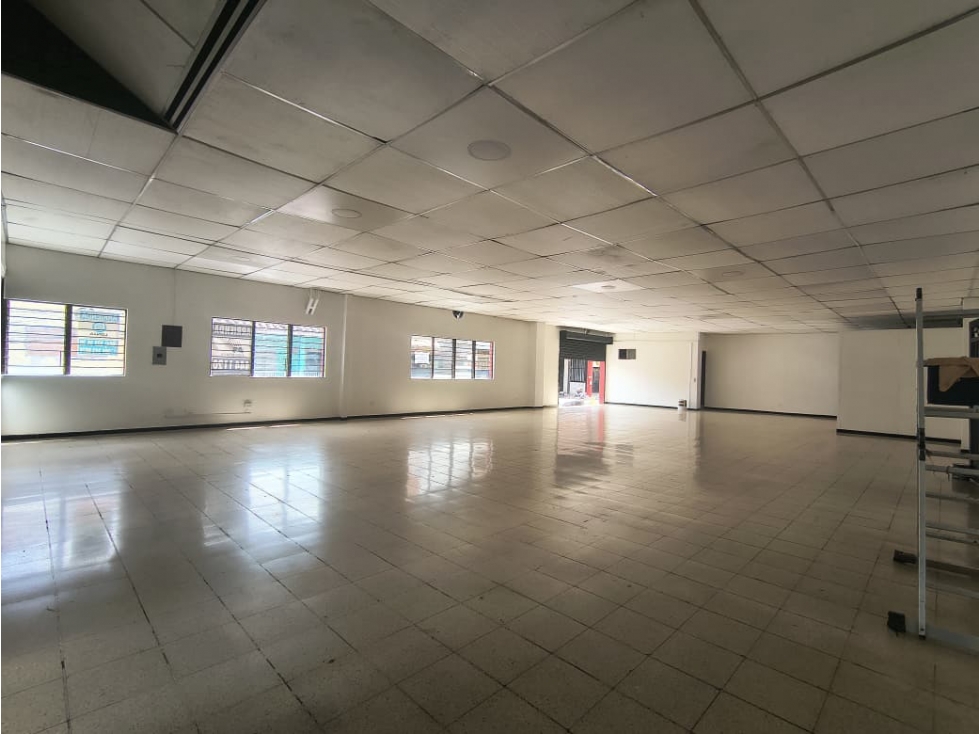 Local en arriendo en los Naranjos Itagüí - 1