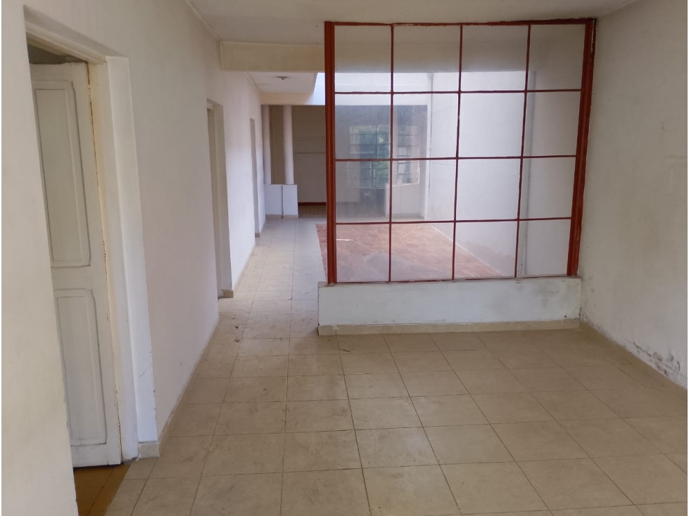 CASA LOTE EN VENTA EN EL SALVADOR MEDELLIN PISO 1 -2 y 3