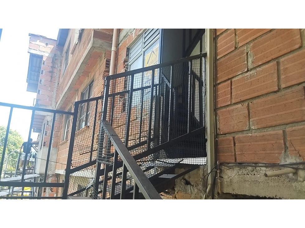 EN VENTAEDIFICIO EN BUENOS AIRES LOS CERROS PISO 1-2Y3 — foto 3