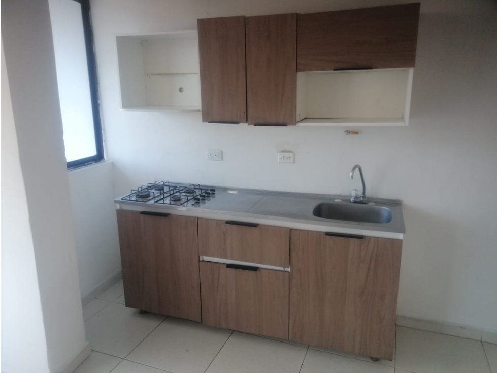 EN ARRIENDO APARATAMENTO EN BUENOS AIRES, MEDELLIN PISO 5 — foto 2