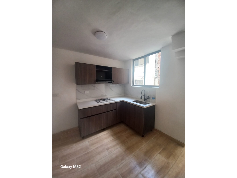EN VENTA CASA EN LA MILAGROSA, MEDELLIN PISO 2 — foto 2