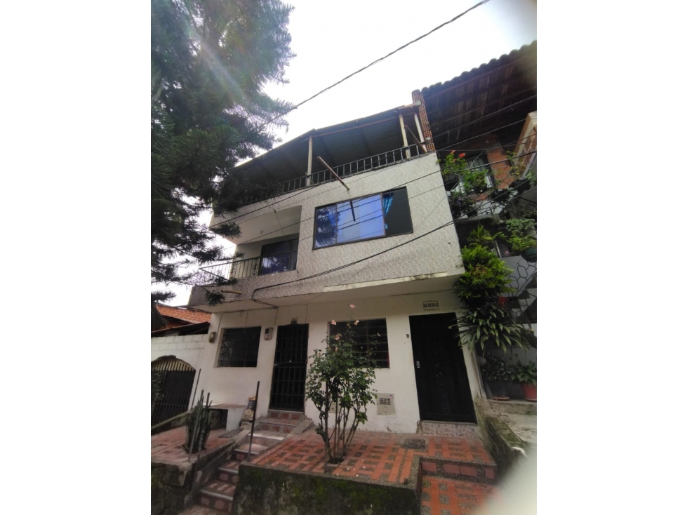 CASA EN VENTA EDUARDO SANTOS SAN JAVIER, MEDELLIN PISO 2 y 3