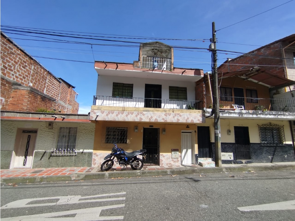 APARTAMENTOS EN VENTA EN MANRIQUE, MEDELLIN. PISO 1 Y 2