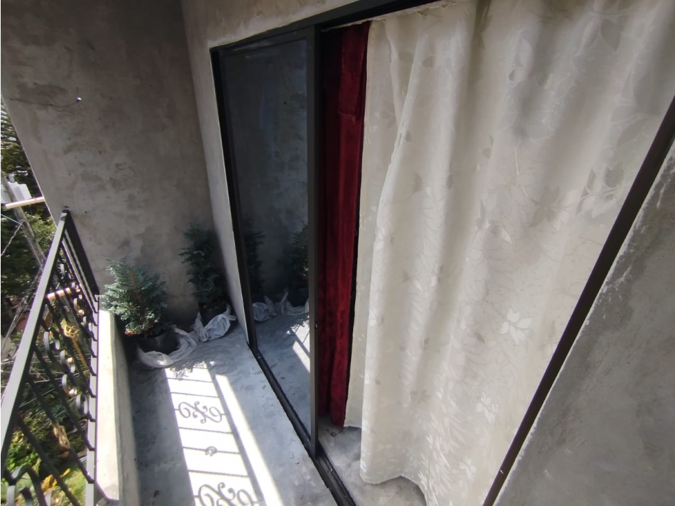 CASA DE 3 PISOS EN VENTA EN QUINTA LINDA MEDELLÍN — foto 4