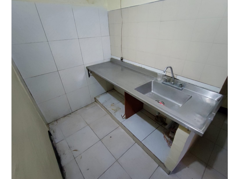 CASA EN VENTA BUENOS AIRES, MEDELLIN PISO 1 — foto 4