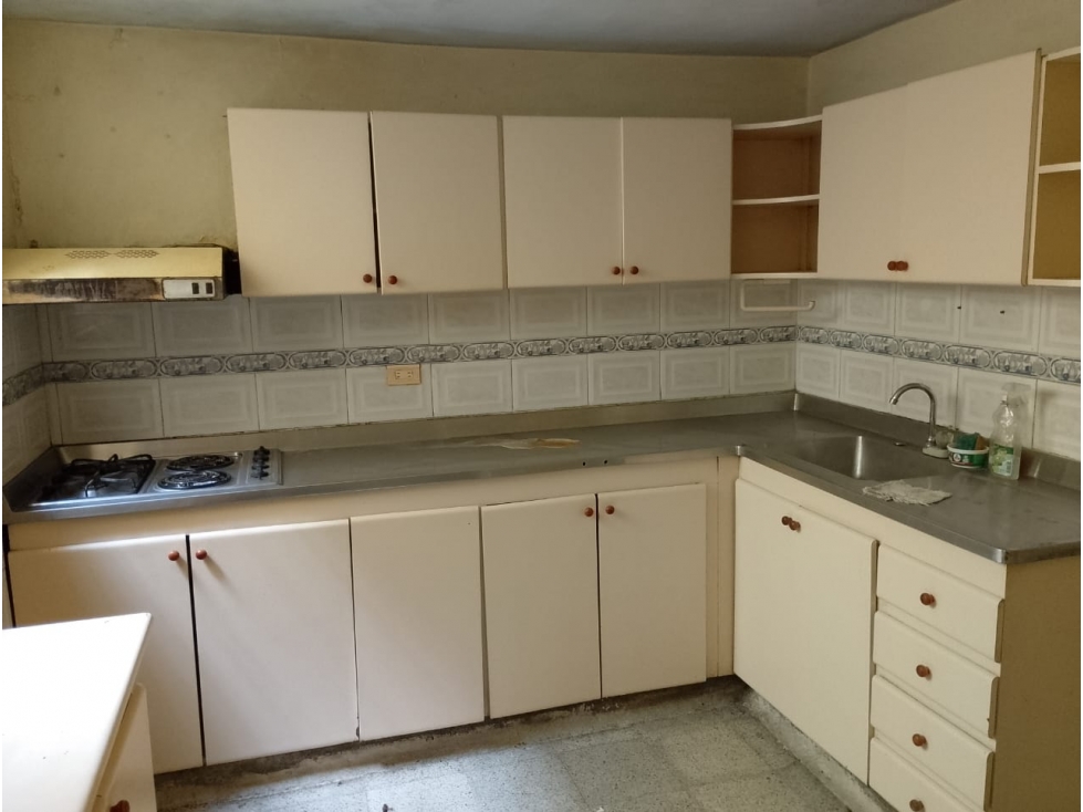 EN VENTA CASA LOTE CON LOCAL EN SANTA LUCIA, MEDELLIN PISO 1-2 Y 3 — foto 3