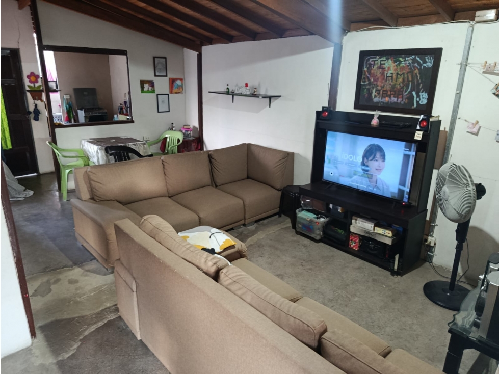 EN VENTA CASA UNIFAMILIAR EN BUENOS AIRES, MEDELLIN PISO 2 Y 3 — foto 2