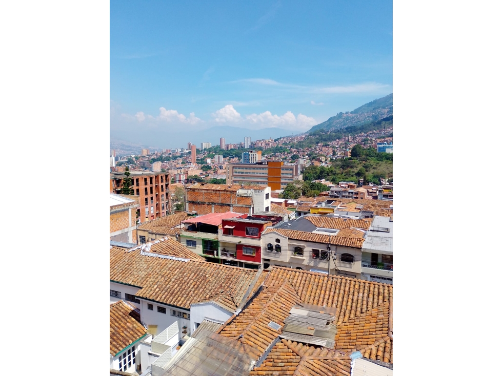APARTAMENTO EN VENTA EN BUENOS AIRES MEDELLIN. PISO 4