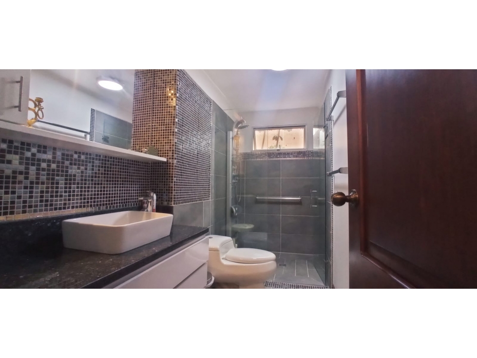 APARTAMENTO EN VENTA EN LAURELES MEDELLIN, PISO 2 — foto 5