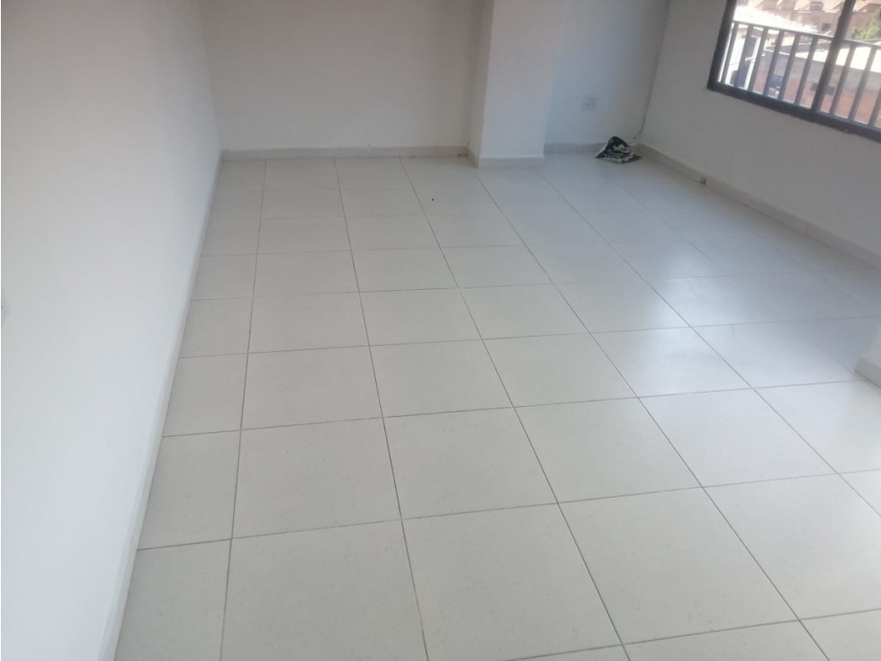 EN ARRIENDO APARATAMENTO EN BUENOS AIRES, MEDELLIN PISO 5 — foto 3