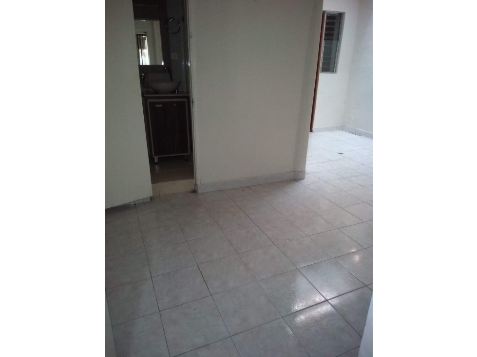 CASA EN VENTA EN EL SALVADOR, MEDELLIN PISO 1 — foto 6