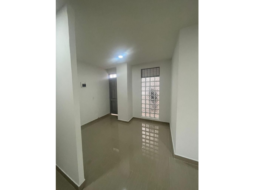 OFICINA EN VENTA CALAZANS MEDELLIN PISO 2 - 3