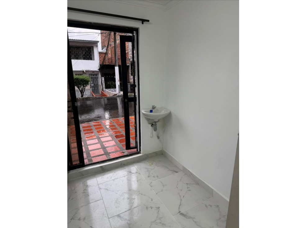 EN VENTA CASA Y LOCAL EN MANRIQUE, MEDELLIN, PISO 1 — foto 6