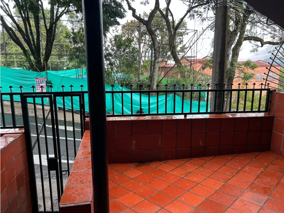 EN CASA PRIMER PISO EN LA MILAGROSA, MEDELLIN PISO 1 — foto 2