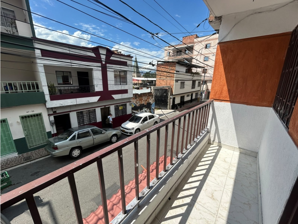 APARTAMENTO EN VENTA EN BUENOS AIRES MEDELLIN PISO 2 MAS TERRAZA - 1