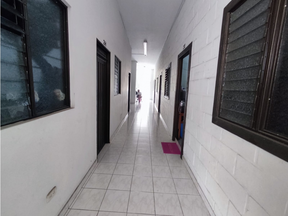 SE VENDE BODEGA EN EN PRADO CENTRO MEDELLIN, PISO 3