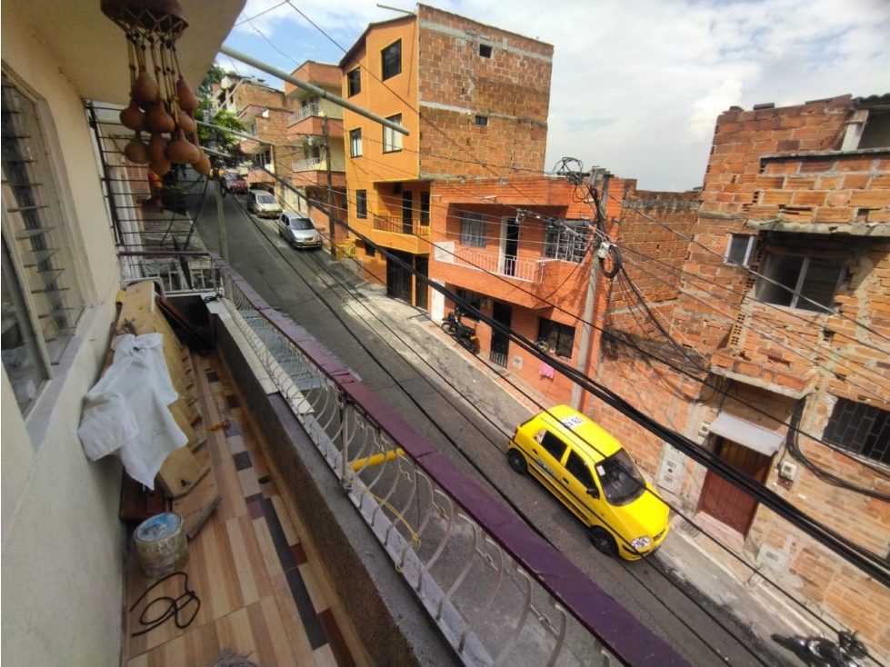 CASA EN VENTA BARRIO LAS PALMAS, PISO 3 Y 4