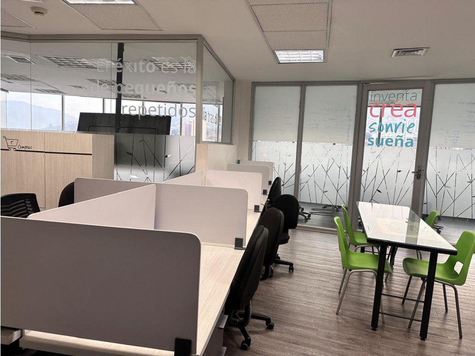 OFICINA EN VENTA EN EL CENTRO, SECTOR AAV ORIENTAL, PISO 18