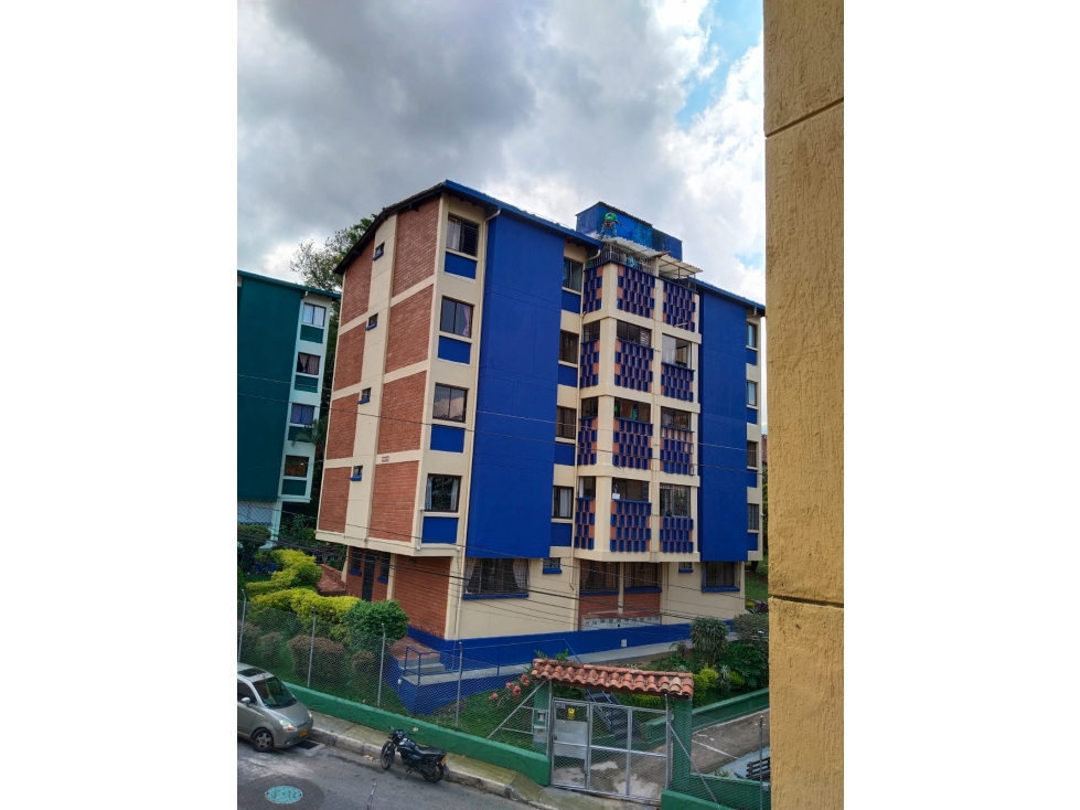 EN VENTA APARTAMENTO EN MANRIQUE, MEDELLIN PISO 5