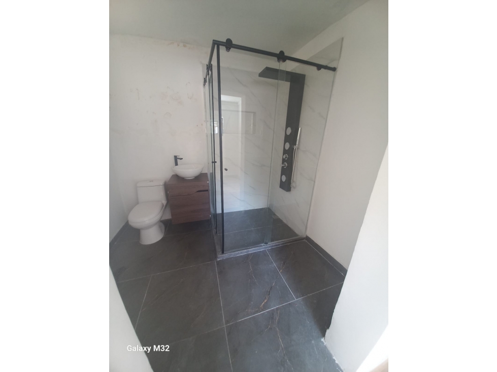 EN VENTA CASA EN LA MILAGROSA, MEDELLIN PISO 2 — foto 6