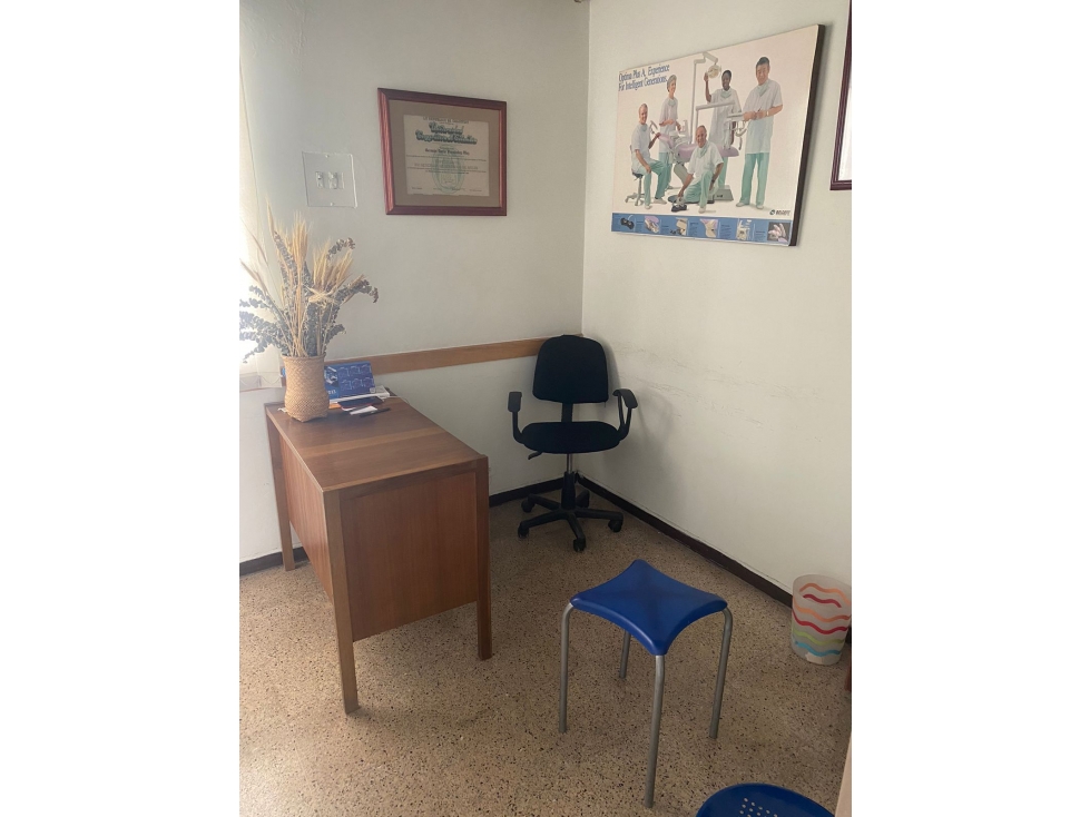 OFICINA EN VENTA CENTRO MEDELLÍN,PISO 2 - 4
