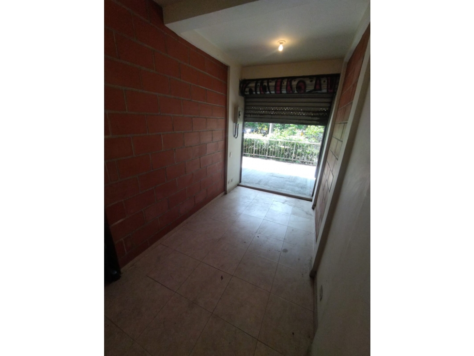 LOCAL EN VENTA EN EL CHAGUALO MEDELLIN, PISO 1 - 2