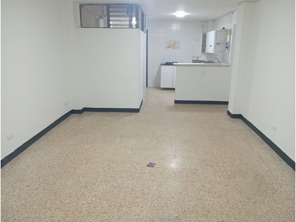 CASA Y APARTAESTUDIO EN VENTA EN VILLA HERMOSA MEDELLIN. PISO 1 — foto 2