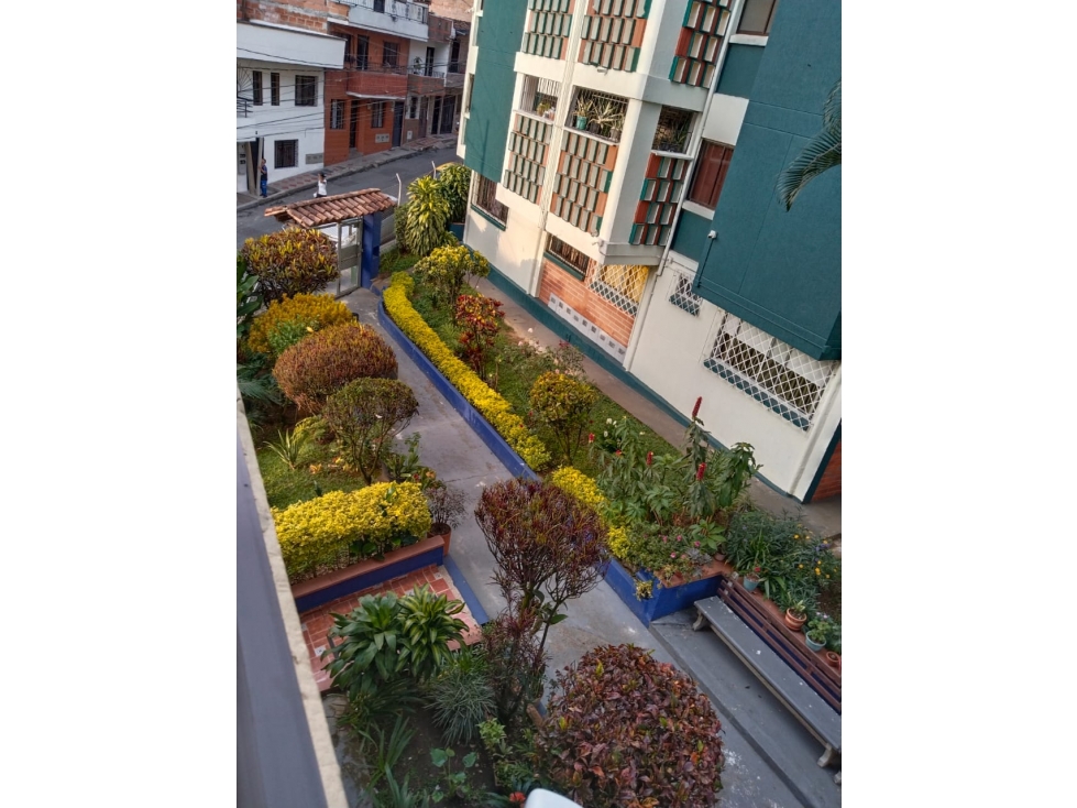 EN VENTA APARTAMENTO EN MANRIQUE, MEDELLIN PISO 5 — foto 3