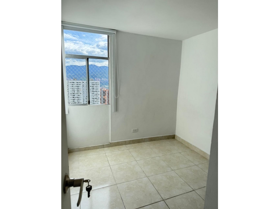 APARTAMENTO EN VENTA EN LOMA DEL INDIO MEDELLIN. PISO 6 — foto 2