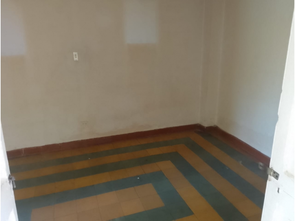 CASA LOTE EN VENTA EN EL SALVADOR MEDELLIN PISO 1 -2 y 3 — foto 5
