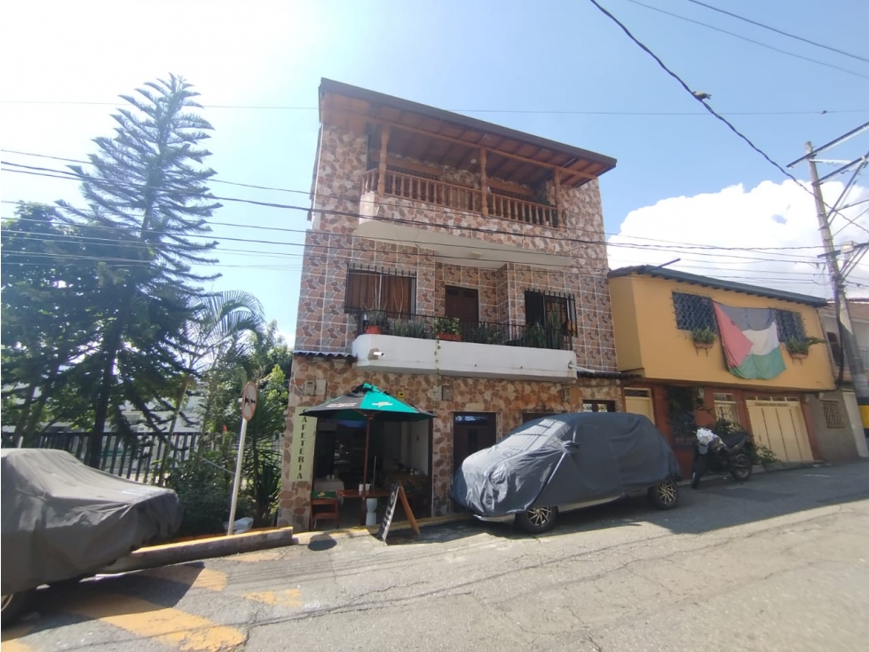 CASAS EN VENTA EN LAS PALMAS, MEDELLIN PISO 1