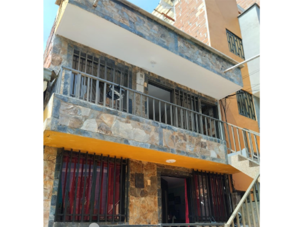 EN VENTA CASA EN ROBLEDO, ANTIOQUIA, PISO 2