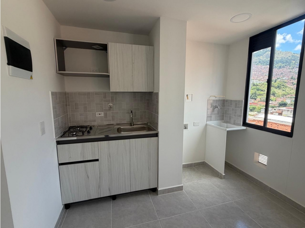 EN VENTA APARTAESTUDIO EN BUENOS AIRES, MEDELLIN PISO 5