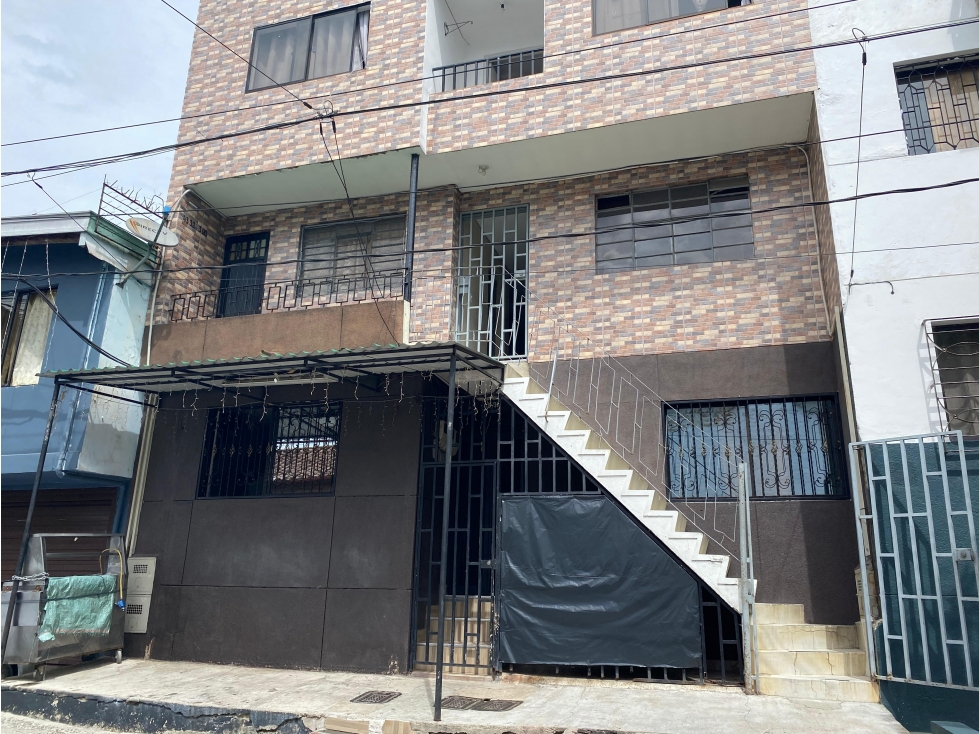 EN VENTA CASA EN EL SALVADOR, MEDELLIN PISO 2