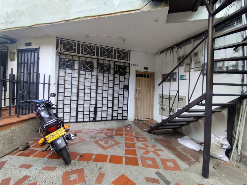 EN VENTA CASA Y APARTAESTUDIO EN BOSTON, MEDELLIN PISO 1