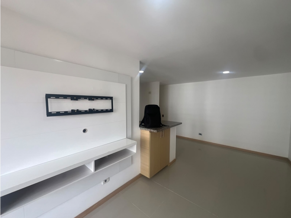 APARTAMENTO EN ARRIENDO SECTOR DE LOMA DEL INDIO - POBLADO — foto 4