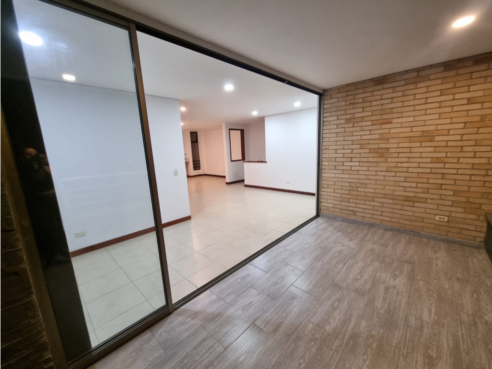 APARTAMENTO EN ARRIENDO SECTOR DE LOS PARRA - POBLADO — foto 4