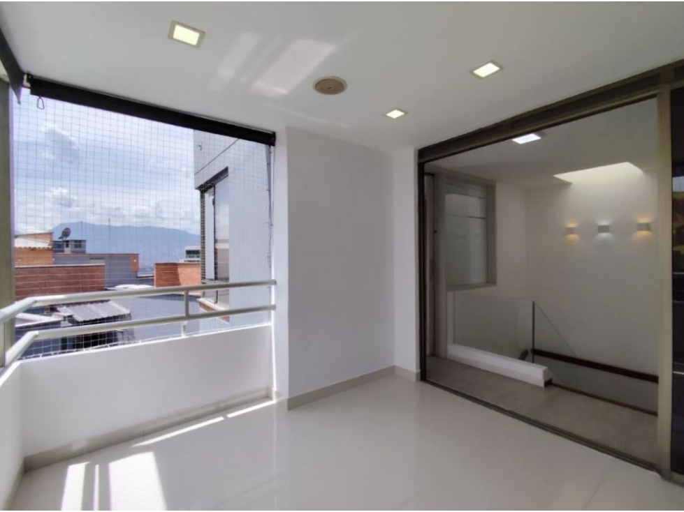 PENTHOUSE EN ARRIENDO SECTOR LOS BALSOS POBLADO — foto 3