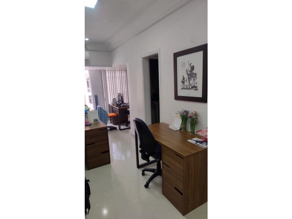 OFICINA EN VENTA SECTOR DE MILLA DE ORO - POBLADO - 2