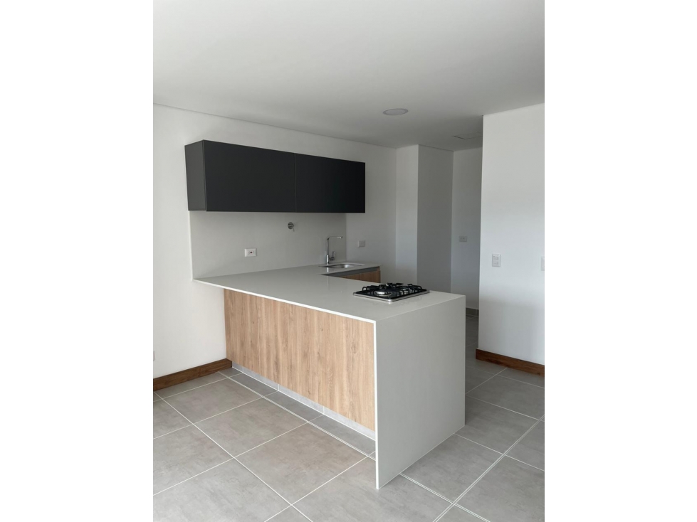 APARTAESTUDIO EN ARRIENDO SECTOR CIUDAD DEL RIO - POBLADO - 4
