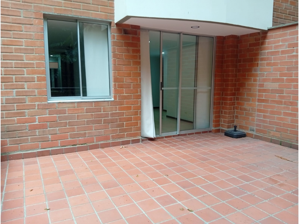 APARTAMENTO EN ARRIENDO SECTOR CASTROPOL - POBLADO - 2