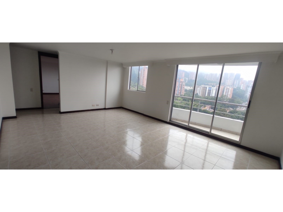 APARTAMENTO EN ARRIENDO SECTOR DE ALTOS DEL POBLADO — foto 2